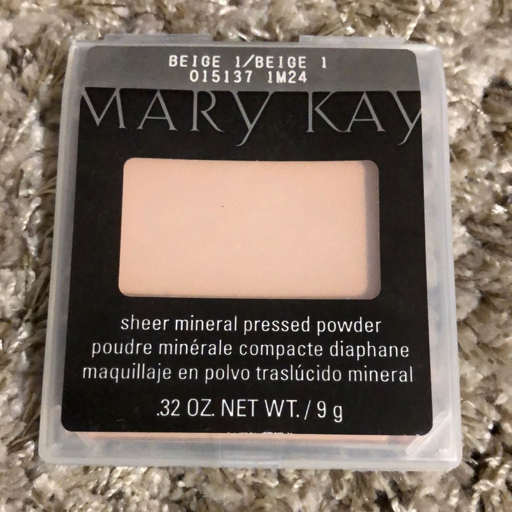 Mary Kay sheer Mineral pressed powder foundation - Picture 5 of 12